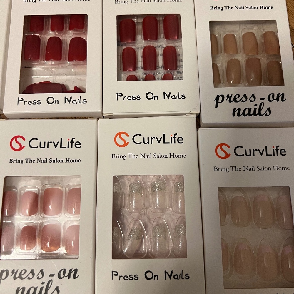 Curv Life Glue on Nails